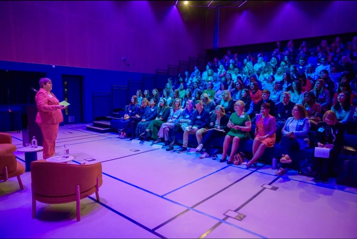 Children learning music with CogniMusica